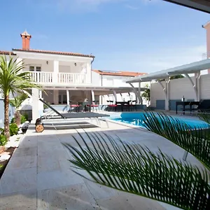 https://villa-kruna-grada.splithotels.org